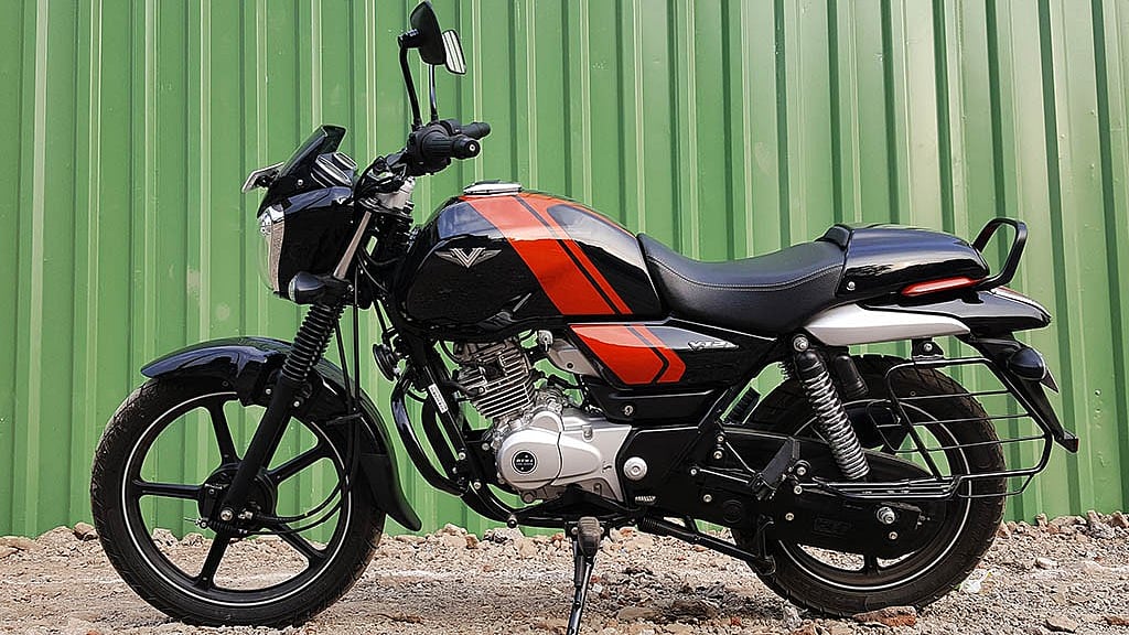 The Bajaj V-12 is a 125-cc commuter. (Photo Courtesy: <a href="https://www.motorscribes.com/reviews/bajaj-v-12-first-ride-the-stand-out-commuter">Motorscribes</a>)