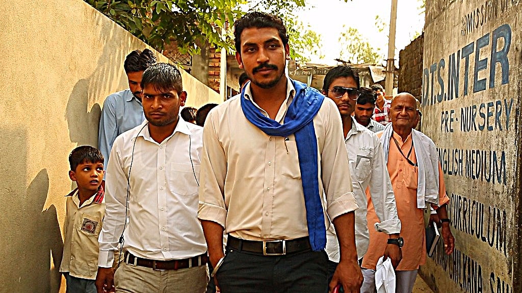 Watch the story of a band of Dalits on a mission to end caste atrocities in Uttar Pradesh. (Photo: <b>The Quint</b>/Esha Paul)