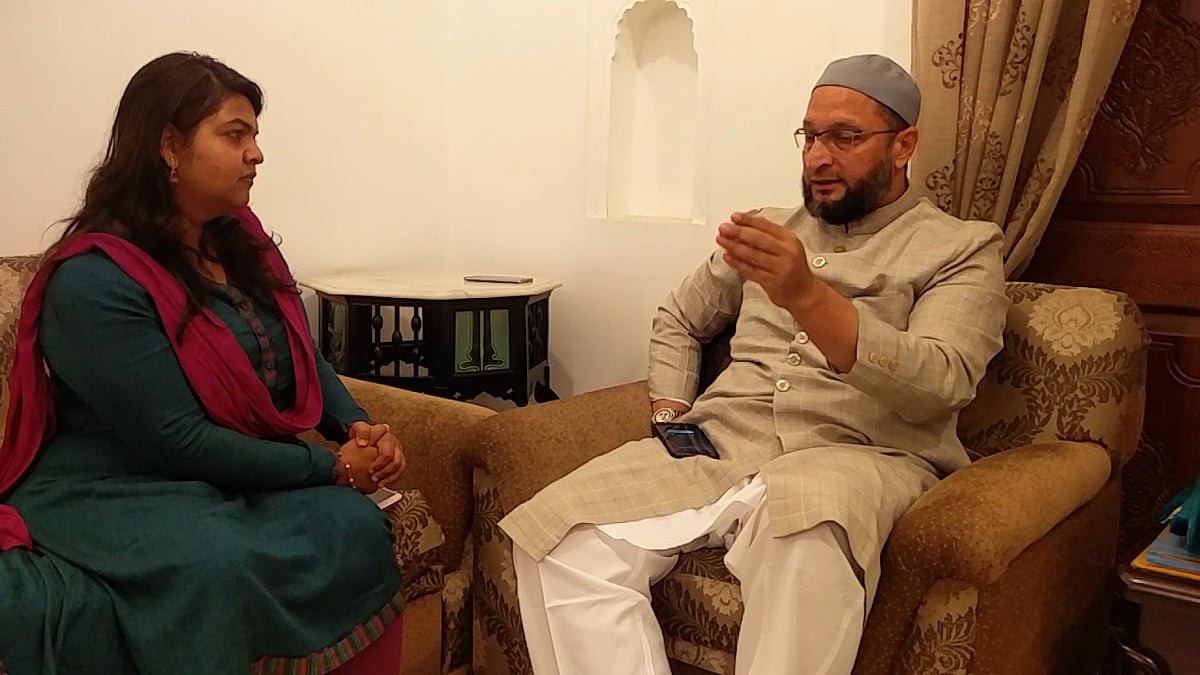 The Quint speaks with AIMIM Chief Asaduddin Owaisi (Photo: <b>The Quint</b>)