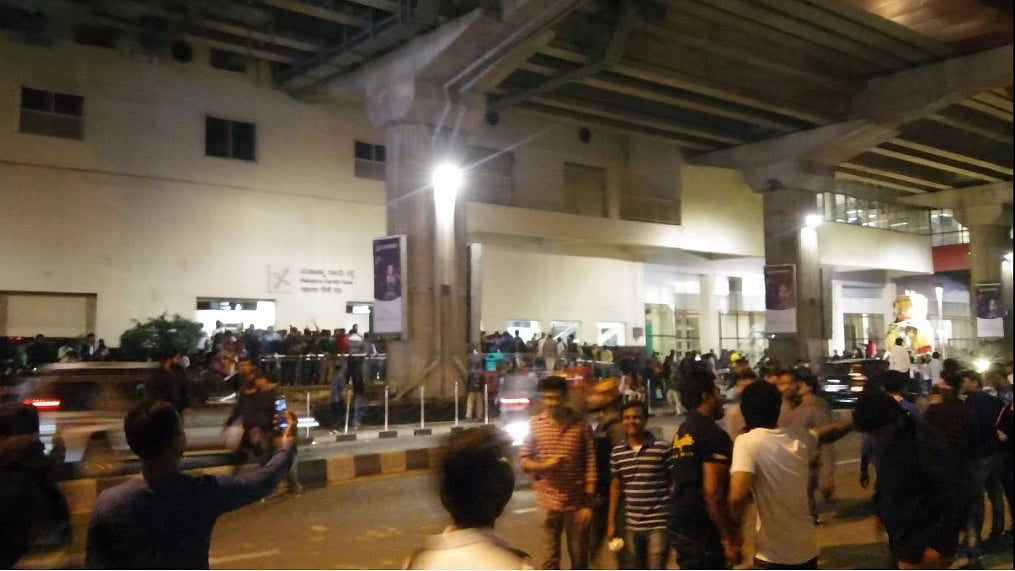 Bengaluru’s night of shame. (Photo Courtesy: Twitter/@Salahudd1n)