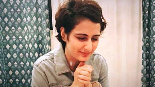 Fatima makes a birthday wish. (Photo Courtesy: Instagram/SanyaMalhotra)