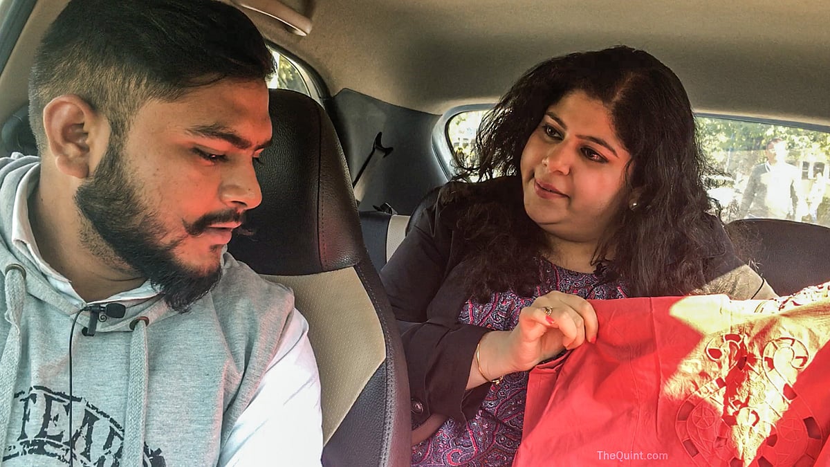 The Quint’s Stutee Ghosh talks to the cabbies about why rapes happen. (Photo: <b>The Quint</b>)