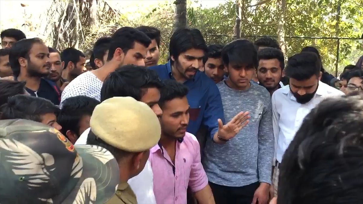 Ruckus at Ramjas College. (Photo: <b>The Quint</b>)