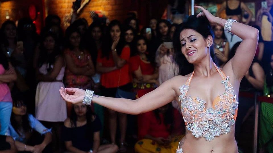 Meher is a trained belly dancer from Banjara School of Drama (Photo: Facebook/<a href="https://www.facebook.com/photo.php?fbid=1269785653061377&set=a.145219572184663.17759.100000898626604&type=3&theater">Meher Mallik</a>)