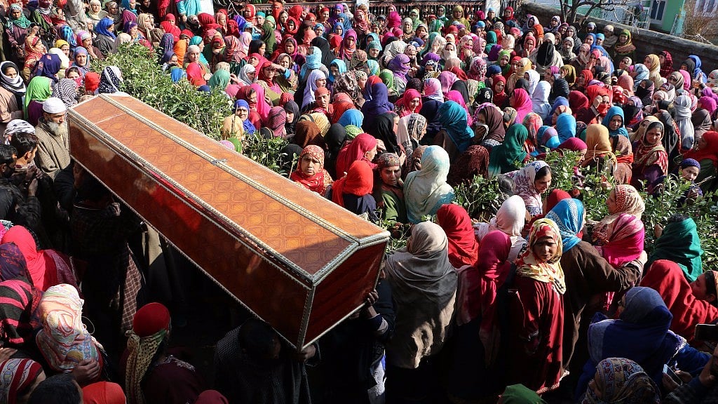 Women gather at Lance Naik’s home to pay tribute the martyr (Photo: Saahil Suhail)&nbsp;