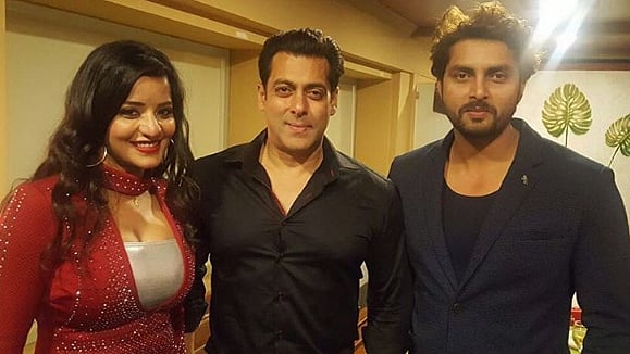 Salman Khan with Monalisa and her husband Vikrant Singh Rajput. (Photo courtesy: <a href="https://www.instagram.com/p/BP3B9_nhEpz/?taken-by=monalisa_2244">Instagram/ @monalisa</a>)