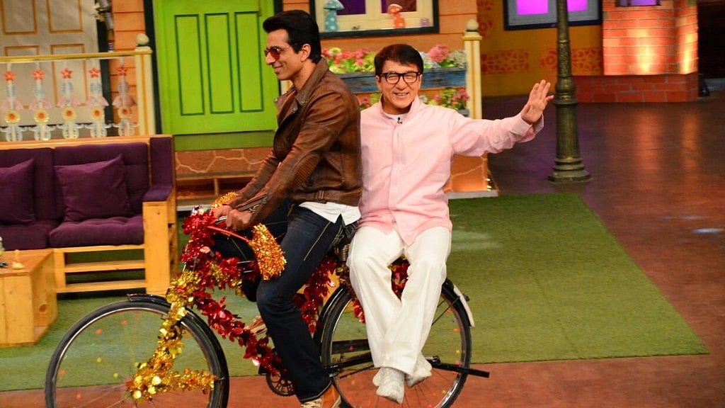 Jackie Chan and Sonu Sood on <i>The Kapil Sharma</i> Show (Photo courtesy: Twitter.com/TheKapilSShow)