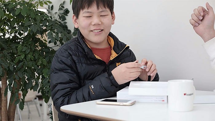 A smart watch that lets blind people feel messages. (Photo Courtesy: Facebook/<a href="https://www.facebook.com/dotsmartbraillewatch">DOT</a>)