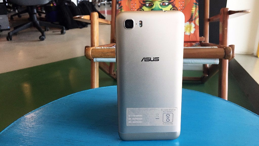 ZenFone 3S Max is the smaller variant of the ZenFone 3 Max. (Photo: <b>The Quint</b>)