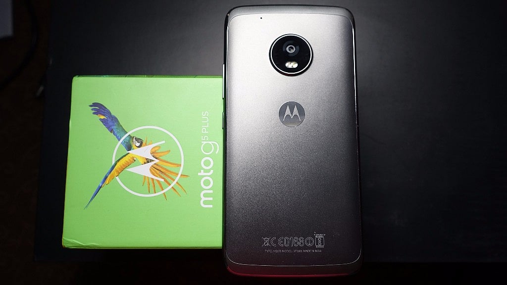 Moto G5 Plus. (Photo: <b>The Quint</b>/<a href="https://twitter.com/2shar">@2shar</a>)