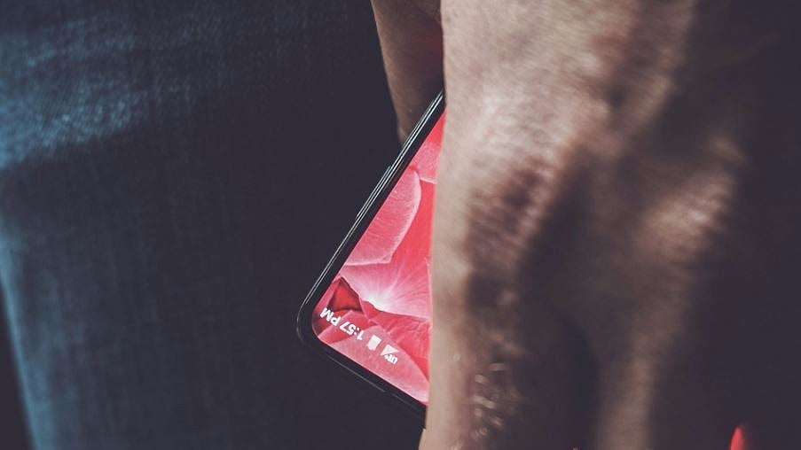 Android creator Andy Rubin has tweeted this picture of his new phone. (Photo: Twitter/<a href="https://twitter.com/Arubin">Andy Rubin</a>)