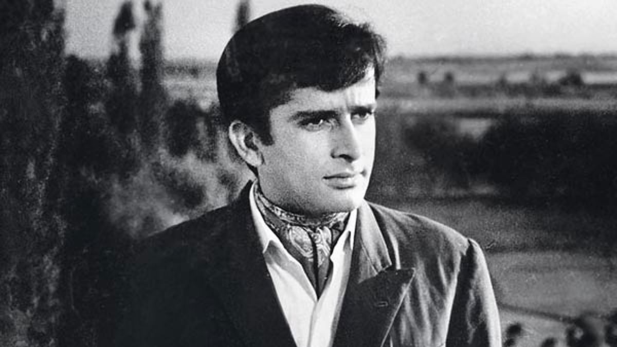  Shashi Kapoor passes away at age of 79. (Photo courtesy: Twitter)