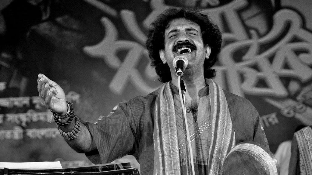 Bengali folk singer Kalika Prasad Bhattacharya. (Photo Courtesy: <a href="https://www.facebook.com/photo.php?fbid=1304042572955502&set=pb.100000493148521.-2207520000.1488882751.&type=3&theater">Facebook</a>/Kalikaprasad Bhattacharjee)
