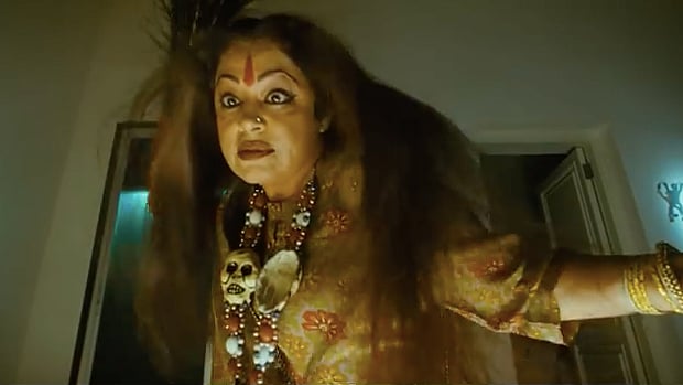 We love our dramatic moms (Photo: Youtube/<a href="https://www.youtube.com/watch?v=4bGq7NEeZXQ">Dostana</a>)