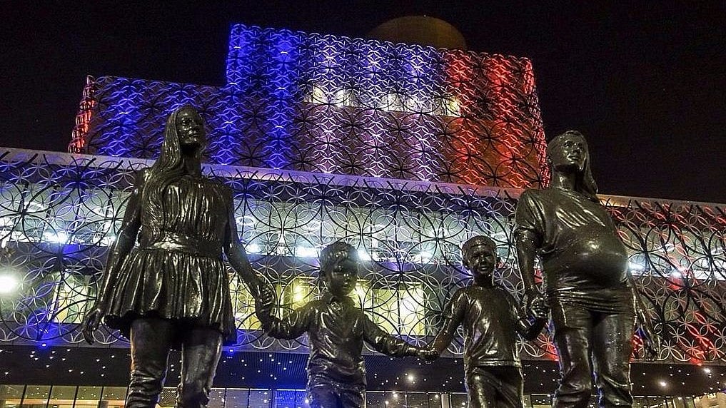 The Library of Birmingham was illuminated in red, white and blue, the colours of Union Jack. (Photo Courtesy: Twitter/<a href="https://twitter.com/XploreEurope">@<b>XploreEurope</b></a>)