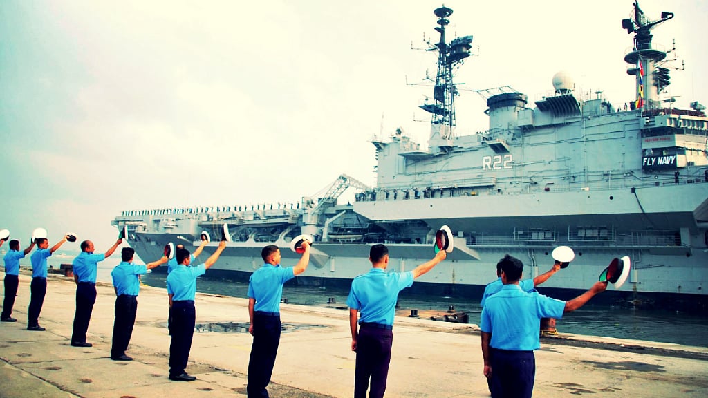 Southern Naval Command bid farewell to Viraat as she left Kochi for the last time. (Photo Courtesy: Twitter/<a href="https://twitter.com/search?f=images&q=ins%20viraat&src=typd">indianeagle</a>)