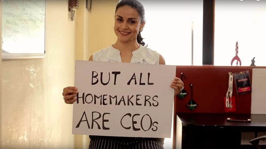 Actress-turned-entrepreneur Gul Panang celebrates the spirit of homemakers. (Photo: Youtube/<a href="https://www.youtube.com/watch?v=0MCmqtFnYN8&feature=youtu.be">BloombergQuint</a>)
