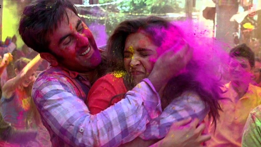 A still from <i>Balam Pichkari</i> from <i>Yeh Jawani Hai Deewani</i>.