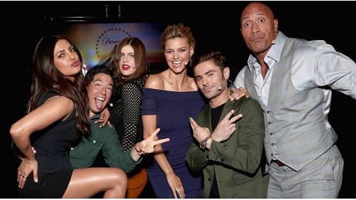 Priyanka Chopra with the Baywatch cast. (Photo courtesy: <a href="https://www.instagram.com/p/BSNMuXCA4Je/">Instagram/ @priyankachopra</a>)