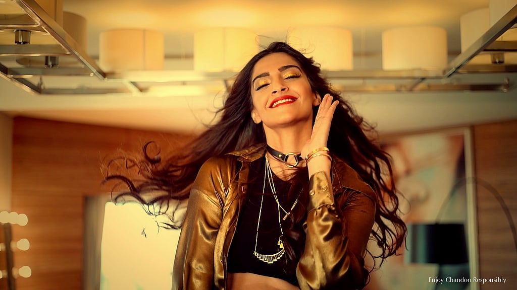 

Even Sonam Kapoor can’t stop grooving to #ThePartyStarter Anthem (Photo: Chandon India)