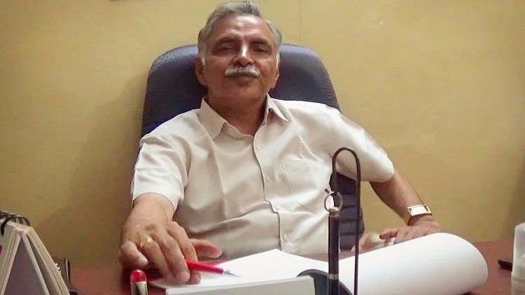 Dr Mahadevan not only treats his patients for free, but sometimes even pays for their treatment. (Photo Courtesy: The News Minute)