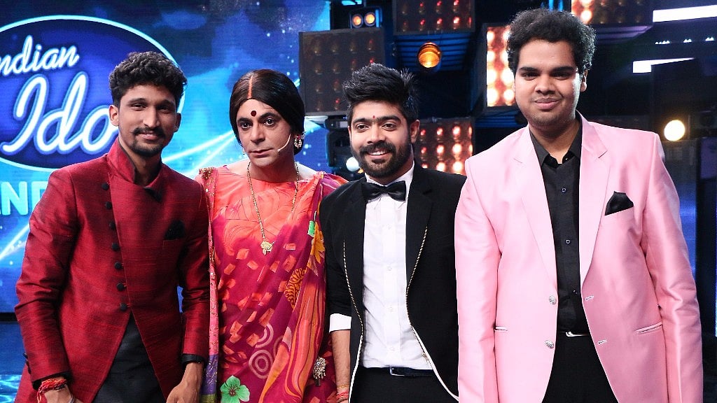 The finalists with Sunil Grover. (Photo Courtesy: Sony TV)
