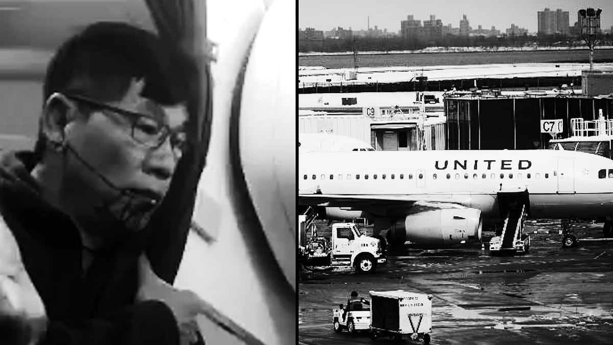 Passenger dragged out of United Airlines (Photo altered by The Quint)