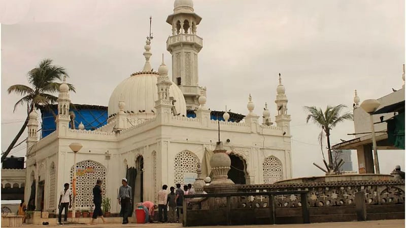 The Haji Ali Dargah in Mumbai (Photo: Wikimedia Commons)