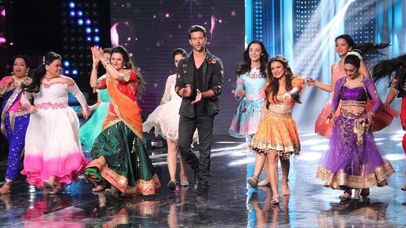 Hrithik Roshan makes a dashing entry on the&nbsp;<i>Nach Baliye</i> season 8 stage. (Photo: Yogen Shah)