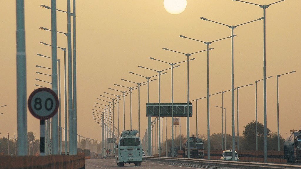 India’s highway construction has failed to meet targets amid lack of funds and delays in land acquisition and environmental clearances. (Photo Courtesy: Website/<a href="http://www.nhai.org/mediarelations/NHAIProjectsPhotograph/1.jpg">NHAI</a>)