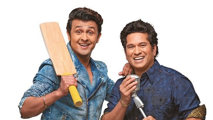 Sonu Nigam with Sachin Tendulkar. (Photo courtesy: <a href="https://twitter.com/rohitroy500/status/848534015762202625">Twitter/ @ronitroy</a>)