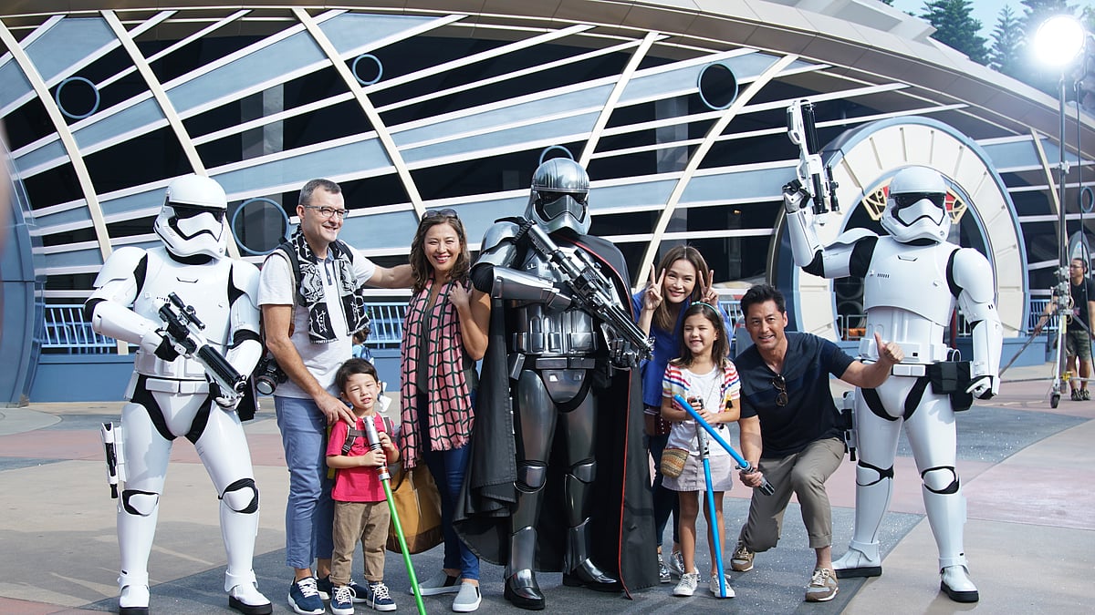 Hong Kong is the best place for a fambam. (Photo: © Disney)