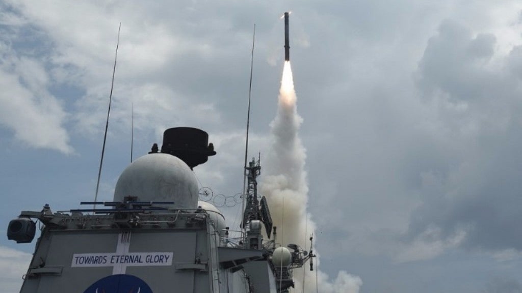 Land-attack version of BrahMos supersonic cruise missile being test fired for the first time from Teg, an Indian Naval ship, off the eastern coast, at a land target. (Photo: IANS/Indian Navy)