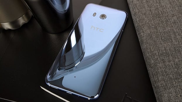 The HTC 11 is being touted as a phone you can squeeze.(Photo: <b>HTC</b>)
