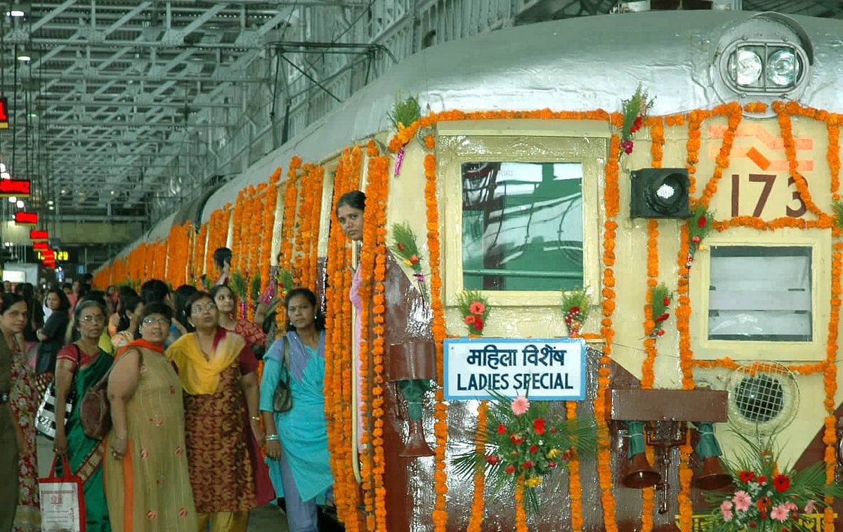 

Western Railways started the exclusive train service for women commuters on May 5, 1992. (Photo Courtesy: Twitter/<a href="https://twitter.com/RailMinIndia/status/860212557621211137/photo/1?ref_src=twsrc%5Etfw&amp;ref_url=http%3A%2F%2Fwww.hindustantimes.com%2Fmumbai-news%2Fmumbai-s-ladies-special-train-turns-25-years-today-wr-women-commuters-to-celebrate%2Fstory-G972H7b8HTyo9chMZS4MaM.html">@RailMinIndia</a>)