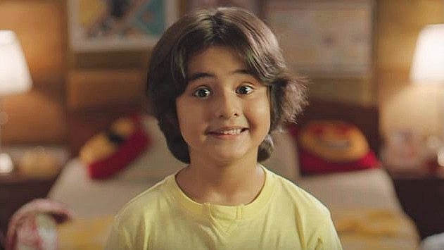 No matter how small or big the problem, children invariably call their moms first (Photo: YouTube / Good Knight)