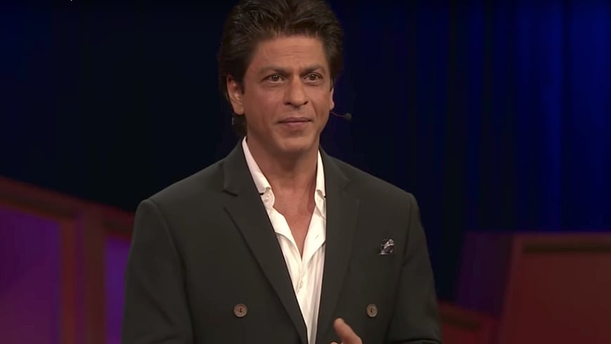 SRK can be seen practicing his lines all over the place. (Photo Courtesy: YouTube)