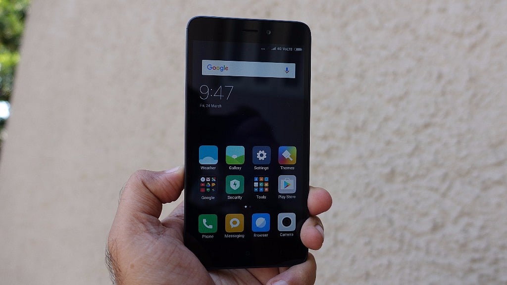 Prices of mobile phones likely to get cheaper next month. (Photo: <b>The Quint</b>/@2shar)