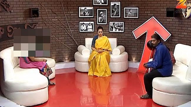 Controversial Tamil reality show ‘Solvedhellam Unmai’ is anchored by Lakshmi Ramakrishnan. (Screenshot from ozee.com)