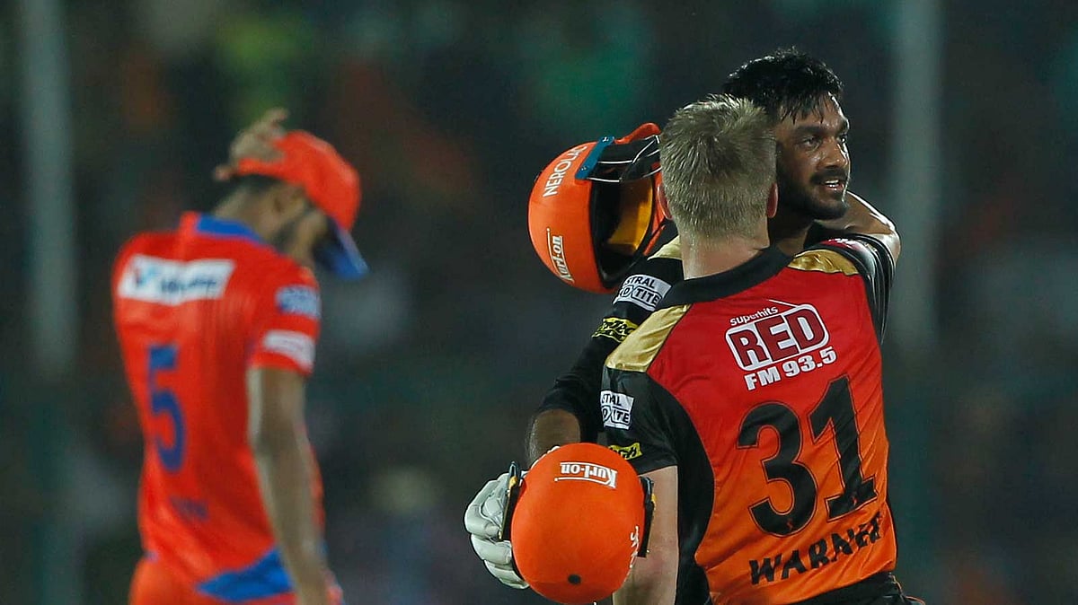 Skipper David Warner and Vijay Shanker celebrate the win. (Photo: BCCI)