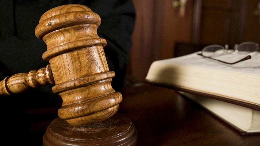 A Central Excise officer, who was earlier arrested by the CBI, has claimed that he will resolve the issue through an IAS officer in the PMO. Image used for representational purposes. (Photo: iStock) 