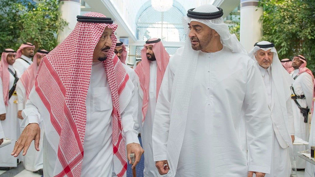 Saudi King Salman bin Abdulaziz Al Saud, left, talks to Sheikh Mohammed bin Zayed Al Nahyan, Abu Dhabi’s Crown Prince. (Photo: AP)