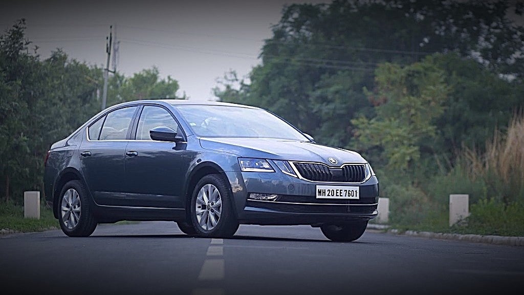 The Skoda Octavia now comes with a split LED headlamp design. 