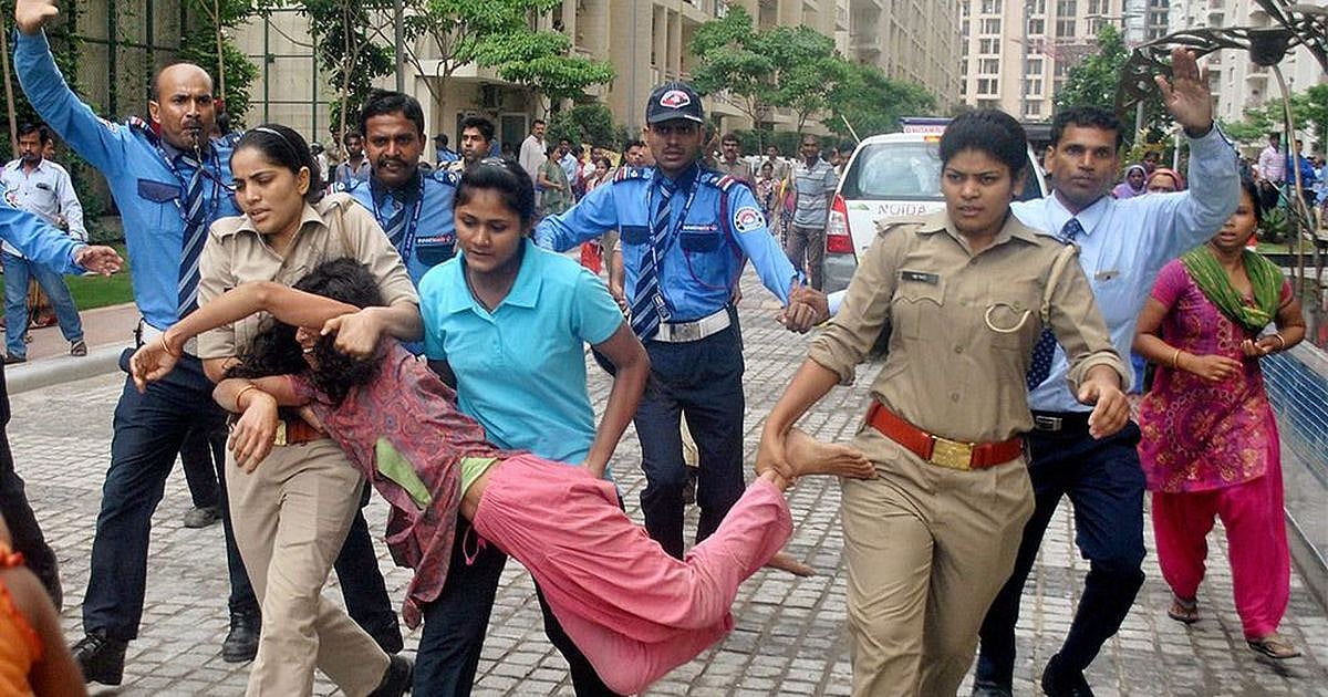 Was Harshu Sethi a bad paymaster or was her maid Zohra Bibi a thief? The truth about the confrontation that escalated into a full-blown riot at one of Noida’s high-end residential complex, is perhaps, somewhere in between.
