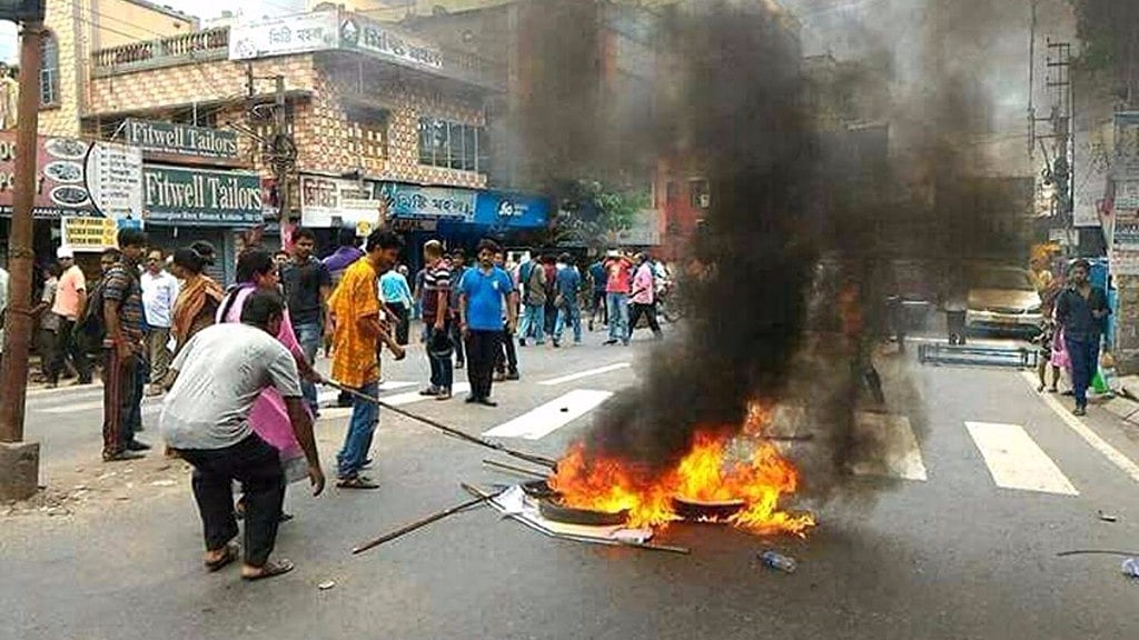 Communal clashes broke out in West Bengal’s North 24 Parganas district on Monday night.