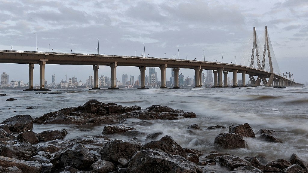 Pawanjeet Kohli committed suicide by jumping off the Bandra-Worli sea link.