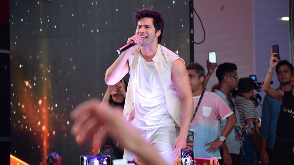 Varun Dhawan rocks it at IIFA NYC.&nbsp;