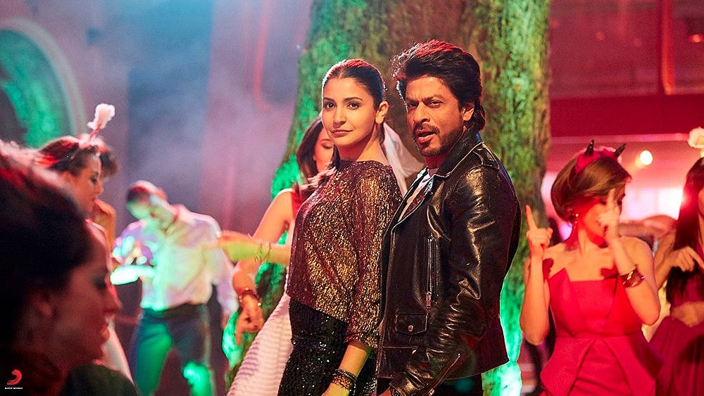 Anushka Sharma and Shah Rukh Khan in a still from <i>Jab Harry Met Sejal</i>.
