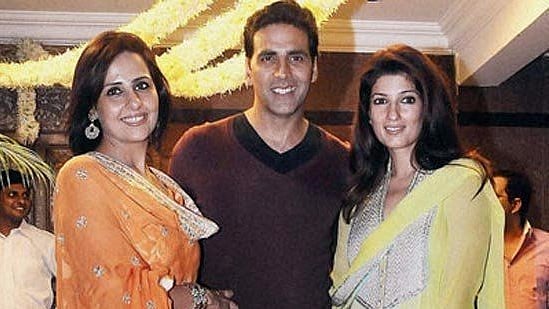 Akshay Kumar with Twinkle Khanna and Alka Bhatia. 