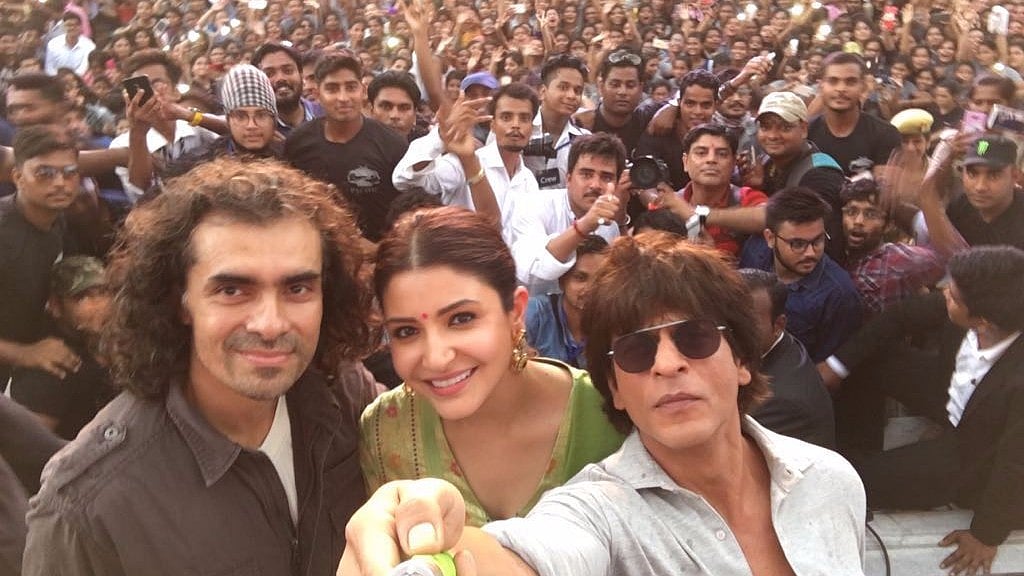 Anushka Sharma and Shah Rukh Khan promote <i>Jab Harry Met Sejal</i>. 